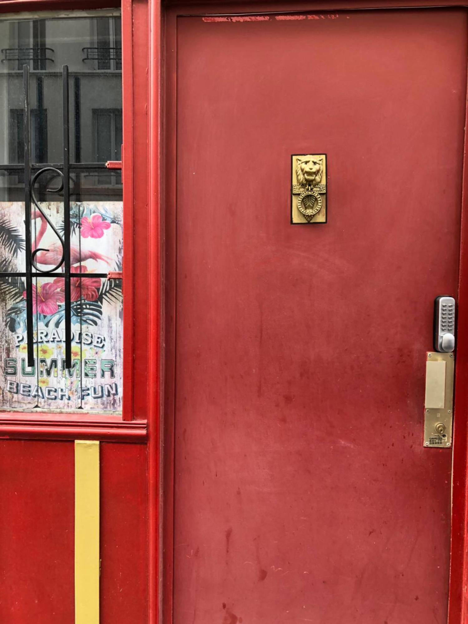 Guesthouse Familial Pour 2,3,4 Personnes De 44M2- Accessible Handic -Rez De Chaussee-Vues Sur Rue Et Patio Prive - Sejour, Chambre Separee-Cuisine,Salle De Bain,Lit Double Et Canape-Lit 2Pers-Entree De La Rue Berzelius-5 Minutes Du Metro Brochant-Lig Paris Exterior foto